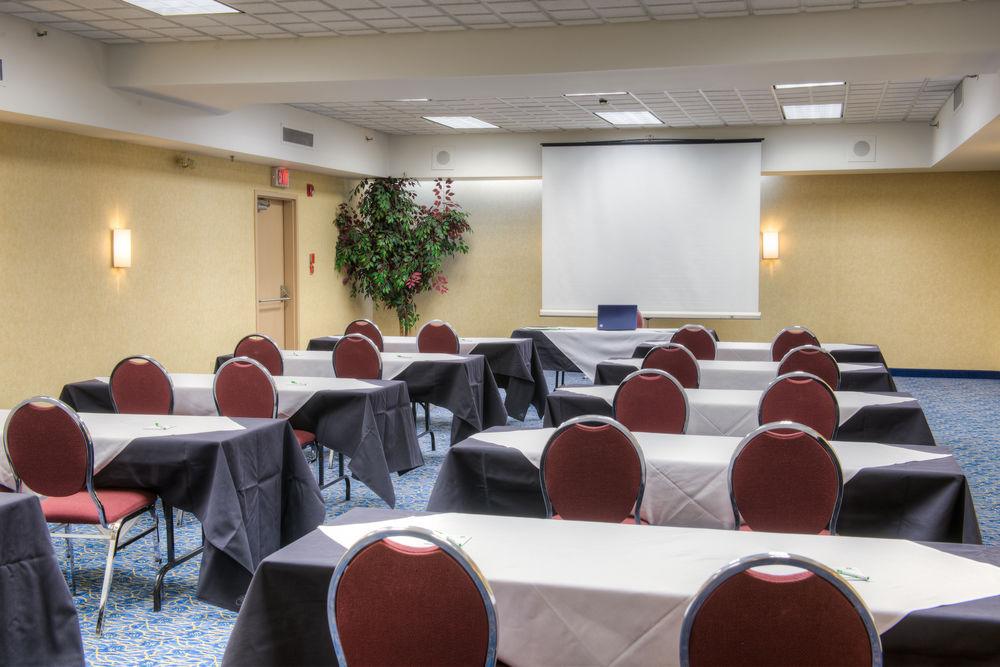 Four Points By Sheraton Windsor Downtown Buitenkant foto