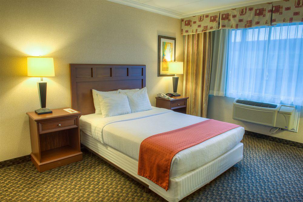 Four Points By Sheraton Windsor Downtown Buitenkant foto