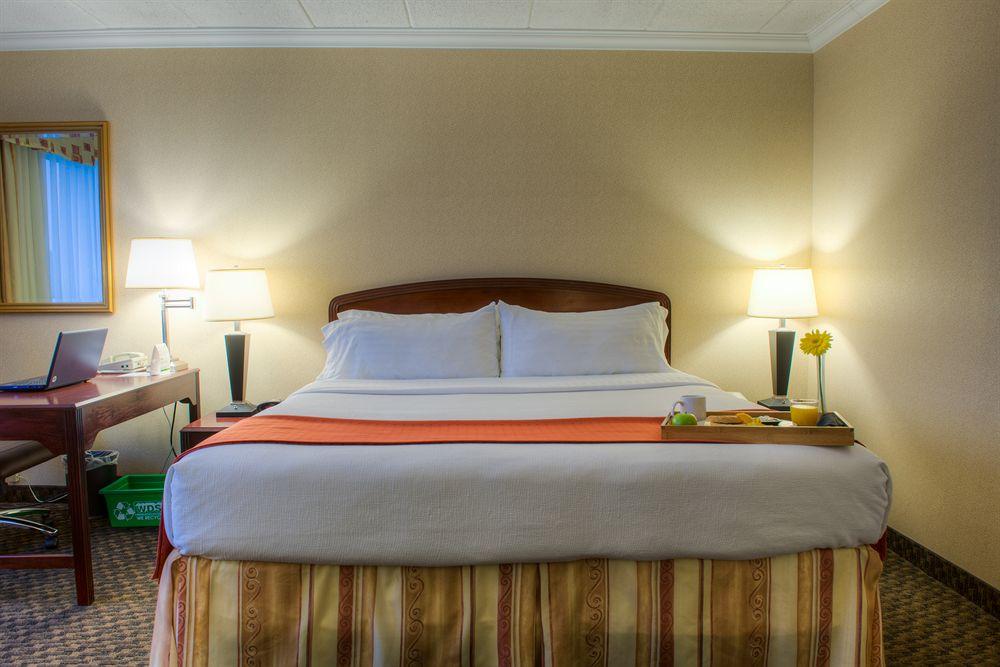 Four Points By Sheraton Windsor Downtown Buitenkant foto