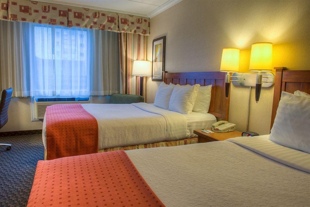 Four Points By Sheraton Windsor Downtown Buitenkant foto